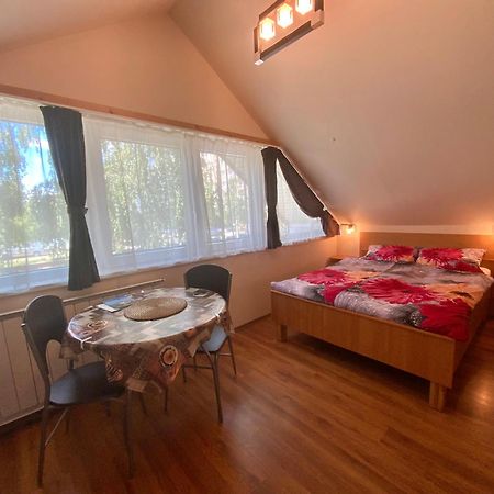 Elso Fecske Apartmanok Siofok Luaran gambar