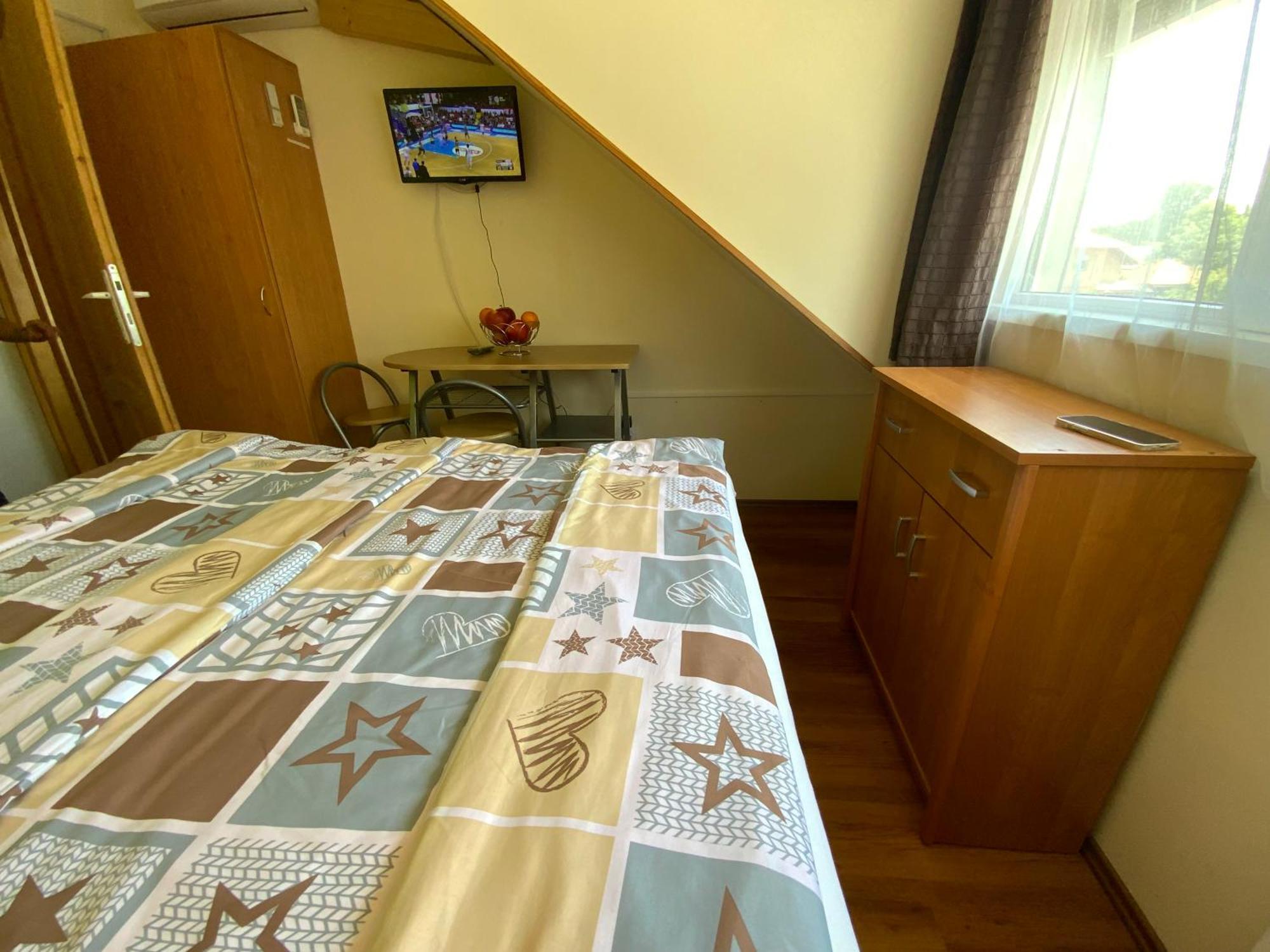 Elso Fecske Apartmanok Siofok Luaran gambar