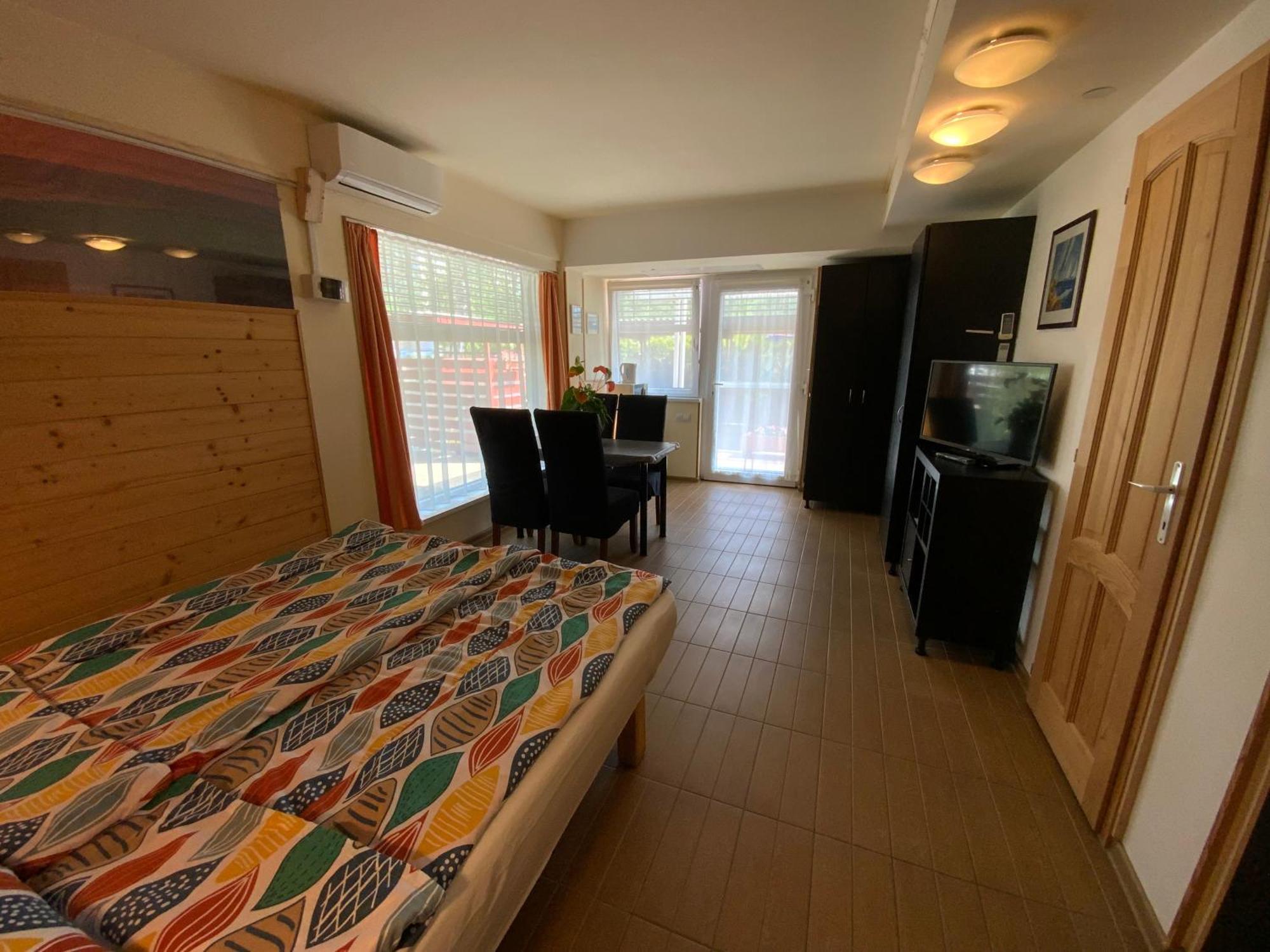 Elso Fecske Apartmanok Siofok Luaran gambar